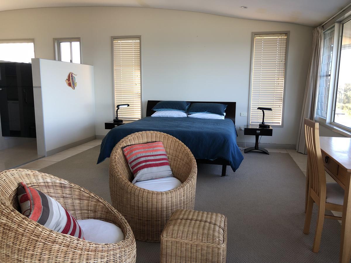 Oceanscape Luxury Beachfront Villas Scotts Head Habitación foto